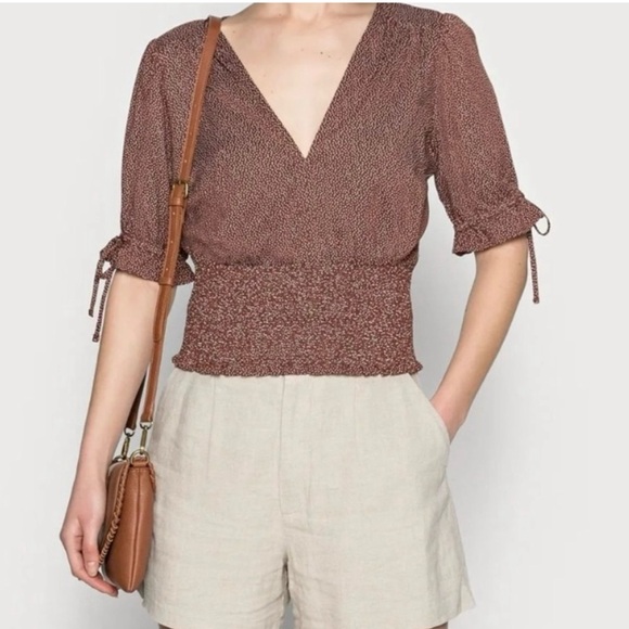 Abercrombie & Fitch Tops - Abercrombie & Fitch Brown White Polka Dot V Neck Smocked Shirt Women's SZ M